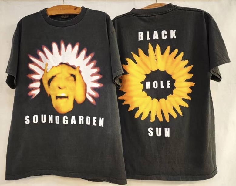 Soundgarden 『Black Hole Sun』